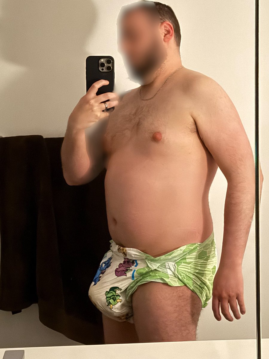 Sometimes I think my cage might help with this situation. But then I wouldn’t get fun pics like this 😜😜