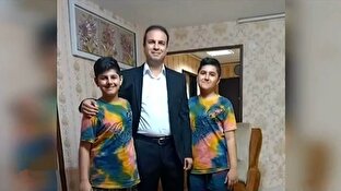 عشق پدر و فرزندی را نمیشود با واژه ها بیان کرد ...
فقط  شهدایی امثال شهید دریانوش می توانند با خدا معامله ای با ارزش کنند ،  که تمام عشق های دنیایی  ناچیز شود.
#خادم_حرم_ایران 
#پرواز_خدمت