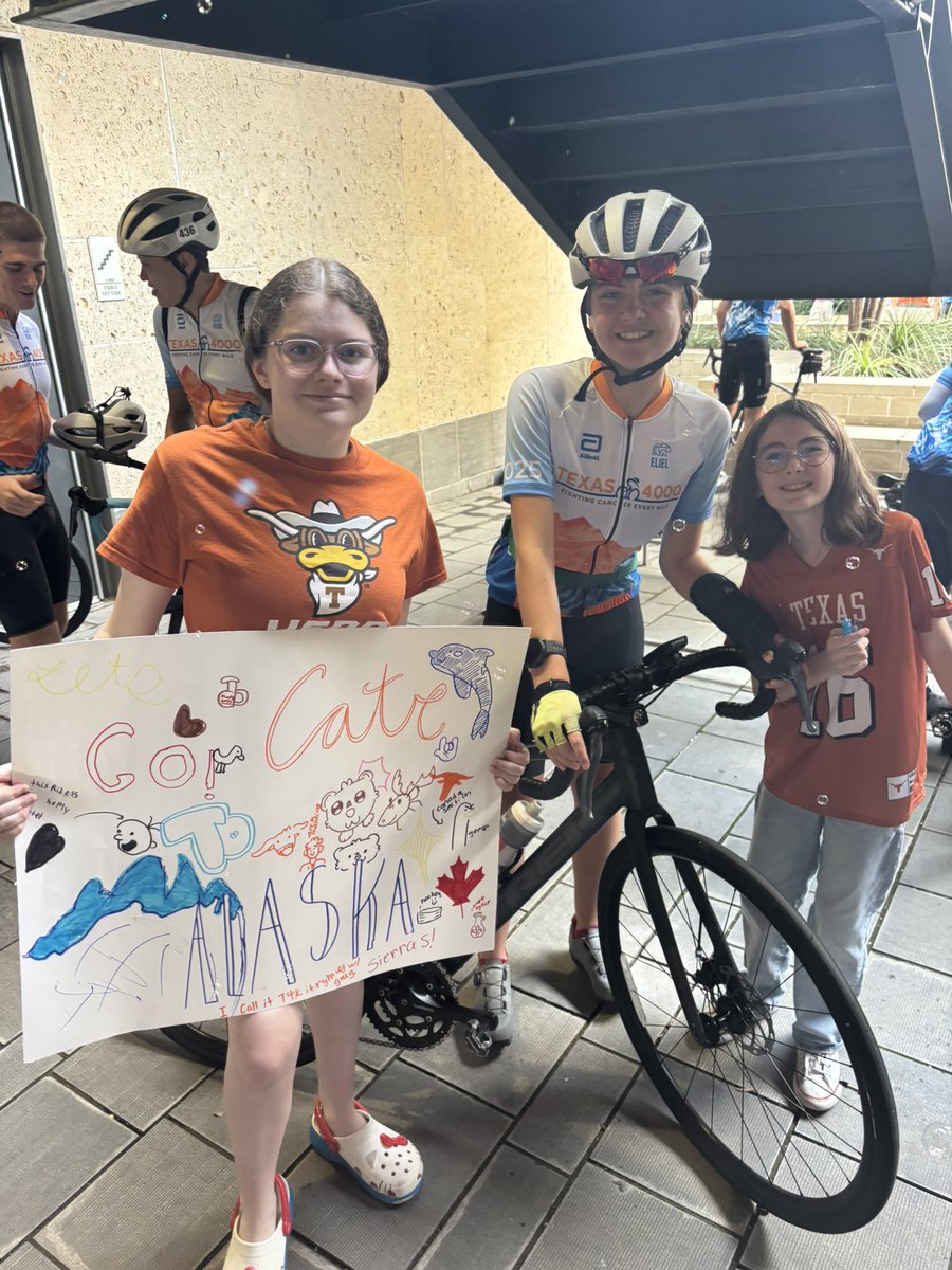 chris_kratovil's tweet image. Hey @_delconte it’s not a UT varsity sport, but it is a Texas athletic tradition worthy of recognition. This morning was Launch Day on the 40 Acres for the 21st Austin-to-Anchorage bike ride by UT students, the Texas 4000 for Cancer. It’s the longest charity bike ride in the…