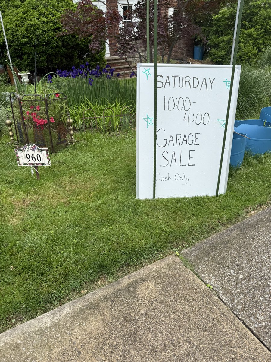 NobleNeighbors's tweet photo. Several events happening today for #WeAreNoble! Visit https://t.co/W7x1A87zQP for more information! 
#ClevlandHeights https://t.co/82YYY2g3gy