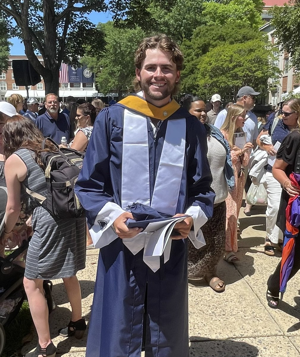 Longwood_MG's tweet image. Four years flies by.  That’s so true.  Today, @scott_jjordan and Zane Moore earned their degrees.  Well done!  #Teammates #Roommates #WorkoutPartners #Lancers