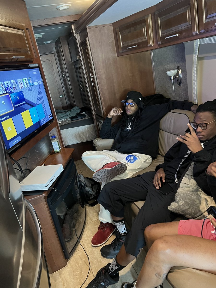 8ighty8ight tweet media