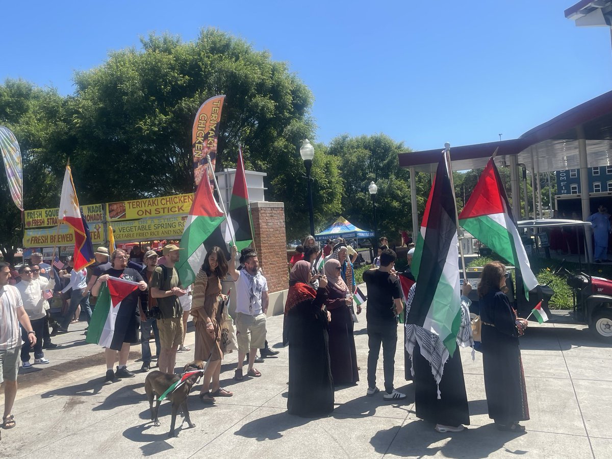 Sam_Rasoul's tweet photo. Roanoke shines brightest when we celebrate what makes us unique. The 34th Annual Local Colors Festival is a beautiful reminder of the many cultures and nationalities that call our city home! https://t.co/sQmMHdzC2w