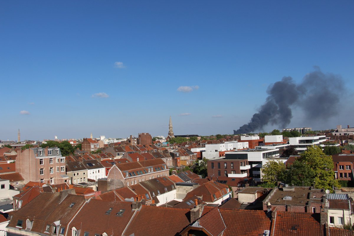 GregoryDegonfle's tweet photo. Incendie en cours à Lille...
@lavoixdunord @Lille_actu https://t.co/XXQkjkw0G7