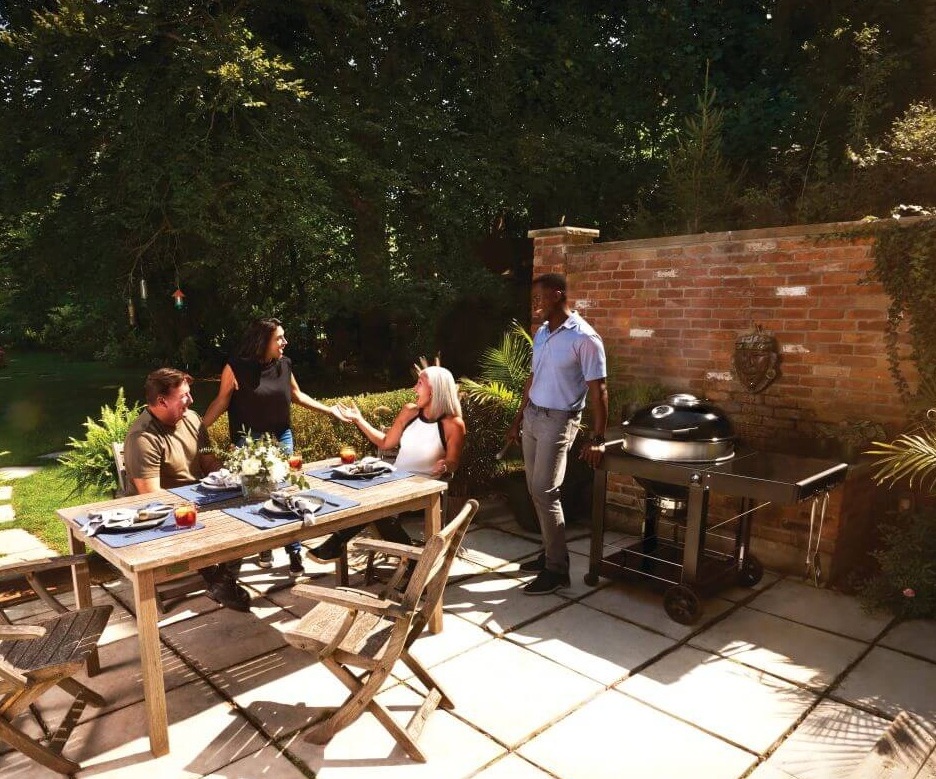 Napolean Grill SALE – SAVE $100 OFF the Napoleon Professional 22" Charcoal Kettle Grill with Cart in Black. WAS $549 SALE PRICE $449.  #AustinTexas #ATX #austingrills