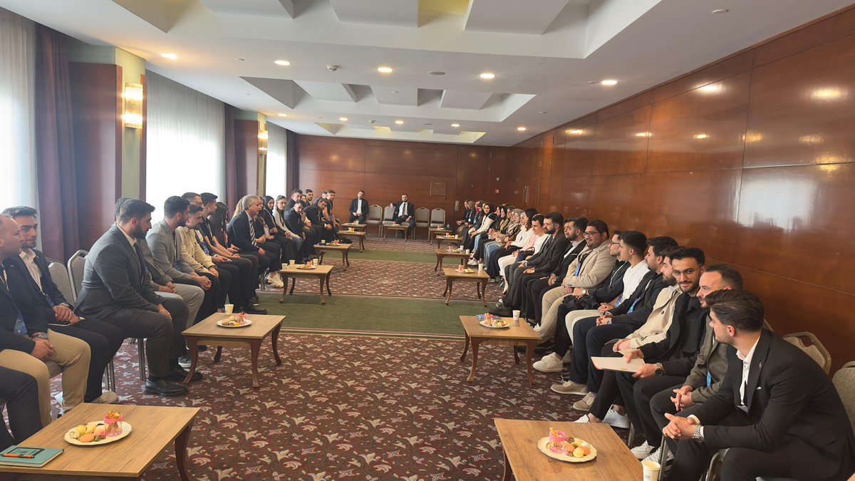 Genel Başkan Yardımcımız
ve İnsan Hakları Başkanımız Prof. Dr. Hasan Basri Yalçın, Eğitim ve İstişare Kampımızda 81 İl Gençlik Teşkilatıyla bir araya geldi.