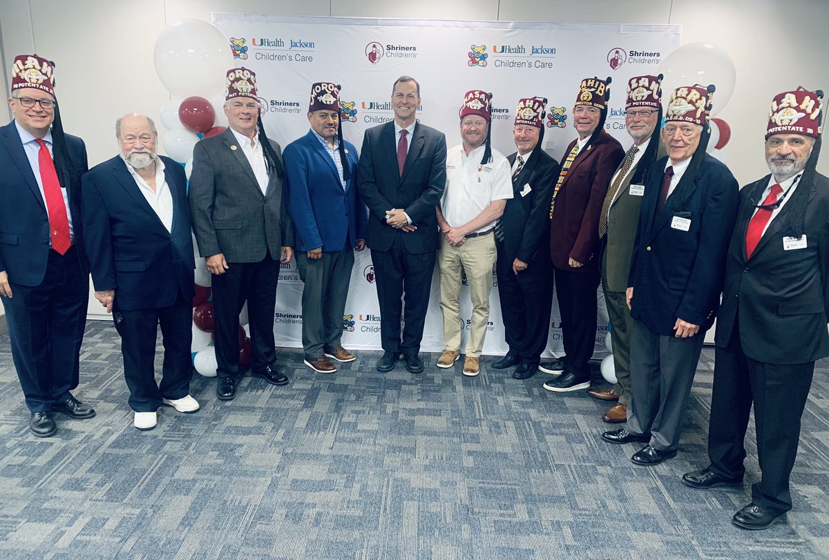 ShrinersFlorida's tweet image. Happy Saturday from sunny Miami! ☀️ Our nobles & ladies thoroughly enjoyed the Pathways to Hope event! Thank you, Jackson Health! @shrinershosp #affiliate @JacksonHealth #SaturdaySmile