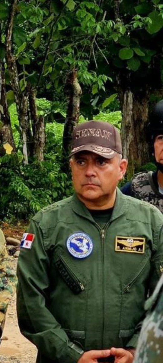 ASOPROF30's tweet image. Lamentable funcionarios públicos atacando al pueblo originario por aire. Sigue la guerra. Dios salve la patria.