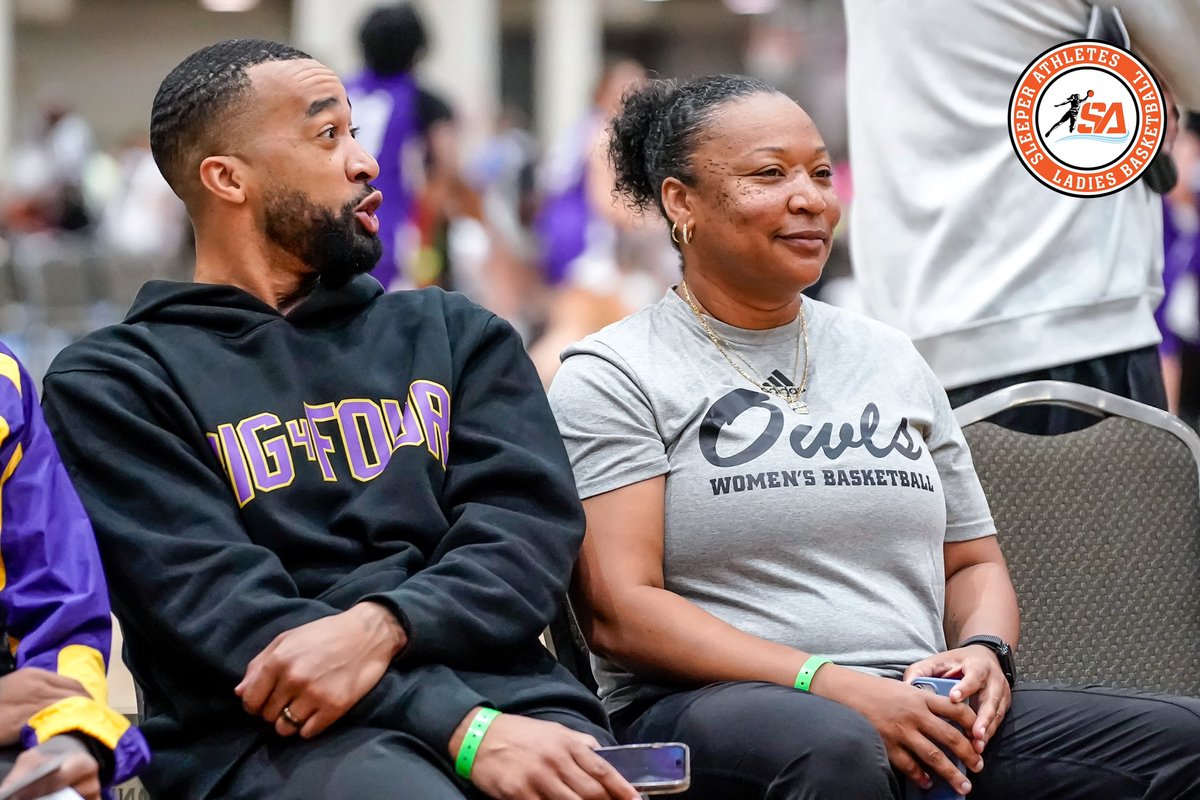 #LSU #Tigers Assistant Coach Gary Redus II (<a href="/iGREDUS/">Gary Redus</a>) &amp; #FAU #Owls Assistant Coach Manisha Redus (<a href="/coach_nish/">Manisha Redus</a>) at Clash of the Clubs #CoachCatcher

📸 <a href="/ThaRealSleep/">Michael Robinson aka “Sleep”</a>