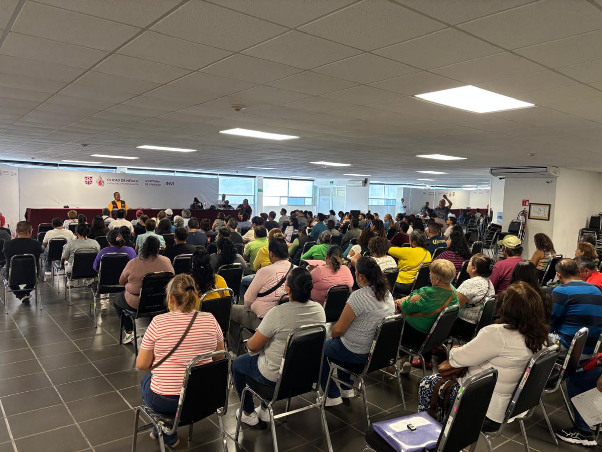 BOSSumaMN's tweet photo. Llevamos a cabo la 1er Platica Informativa del Programa de Mejoramiento de Vivienda con nuestra base, agradecemos el apoyo facilitado por el Instituto de Vivienda de la Ciudad de México @INVICDMX, y la Jefa de Gobierno de la CDMX @ClaraBrugadaM vivienda digna a la para la CDMX https://t.co/dKAp6h3iPb