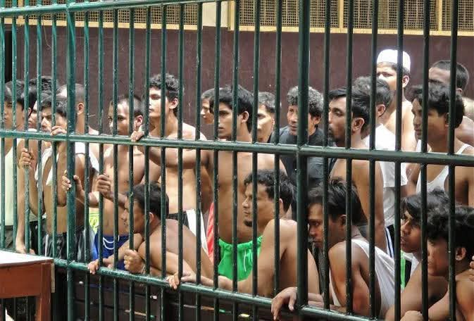 Khan_RZW's tweet photo. Heartbreaken to see many Rohingya genocïde survivors detained in Malaysia simply 4 lacking legal identity. Some hv spent 5, 7, even 10 yrs in prison—not 4 a crime, but 4 being Rohingya. Requesting @anwaribrahim @MalaysiaMFA release & allow them take refuge in ur land of humanity. https://t.co/ieR7EShSLo