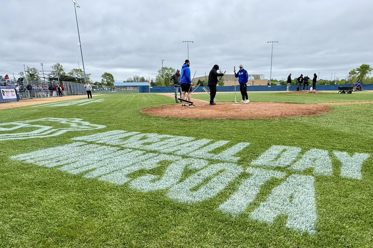 pacecarr's tweet image. Throw a hoodie on and come join me at #BaseballDayMN25 in Waconia. Four great games today; next one at 1. Even Santa made it out.
Interview photo: G1 MVP @MarsolekOwen of Duluth Marshall.