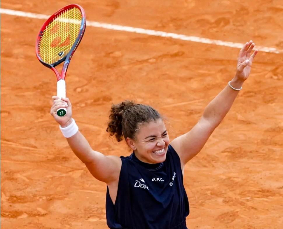 europaverde_it's tweet photo. 🎾🇮🇹 CHE GRANDE EMOZIONE! Congratulazioni IMMENSE a @JasminePaolini per la storica vittoria agli Internazionali d'Italia! Un trionfo meritatissimo, che orgoglio per l'Italia del tennis! 💪🏆 #IBI24
#Paolini https://t.co/tY30ul3yDQ