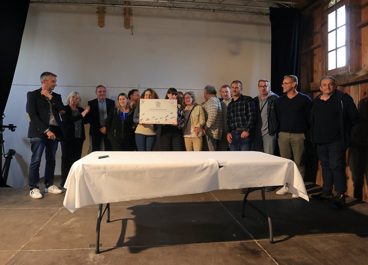Prefecture40's tweet photo. #Emploi | Mimizan 1er territoire landais #TZCLD ✅

Première Entreprise à But d'Emploi (EBE) du département : SEVE40.
Objectif plein emploi : nul n'est inemployable !
D'ici 2027 retour à l'emploi pour :
👉 100 personnes au sein de 3 EBE
👉 60 personnes dans le secteur concurrentiel
