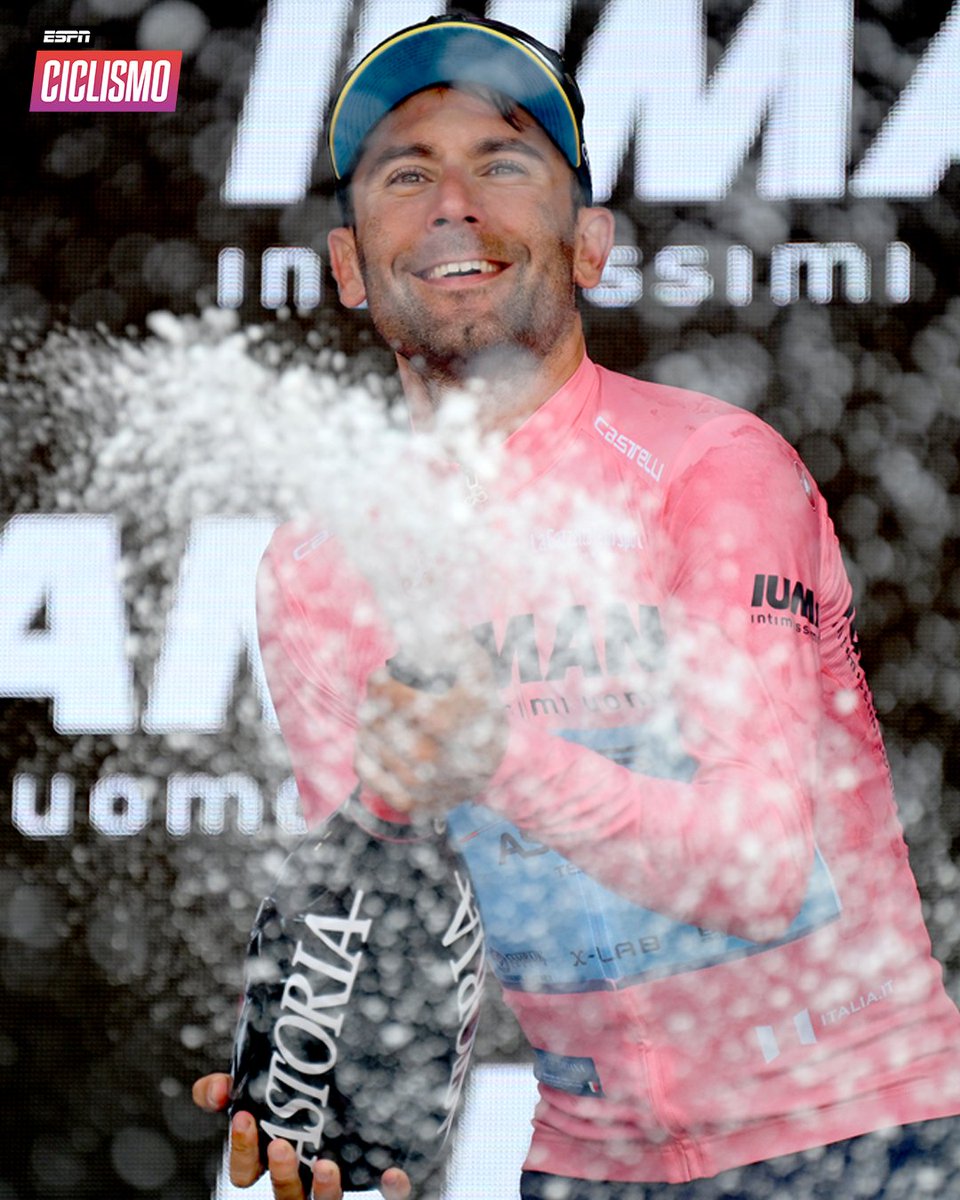 ESPNCiclismo's tweet photo. La Maglia Rosa volvió a casa: Diego #Ulissi es el primer ciclista italiano en liderar el #GiroDItalia desde Alessandro #DeMarchi en la edición 2025. 💖🇮🇹 https://t.co/IFsr4na3t2