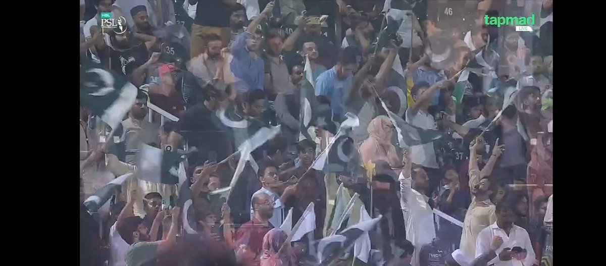 ShehrozQureshii's tweet photo. Narae Takbir
Allah o Akbar
Unbelievable scenes in Rawalpindi Stadium
#HBLPSLX #pzvkk #pzvkk #kkvpz #kkvspz #ApnaXHai #PSLX #PakistanZindabad #notcgi https://t.co/xMI5eAv0DT