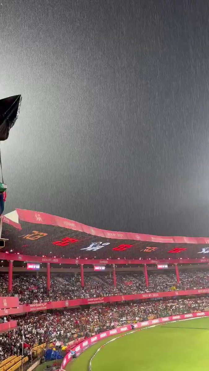 Agayatbandhu711's tweet image. UPDATE - 10:05  pm IST (4.29 pm GMT) - The clock continues to tick and the rain refuses to relent.

Do you think the match will be able to start today?

It’s a race against VIRAT KOHLI 😢

Oh GOD please STOP.🙏

#RCBvsKKR #RCBvKKR #KKRvsRCB #KKRvRCB #RCB #KKR #IPL2025 #IPL