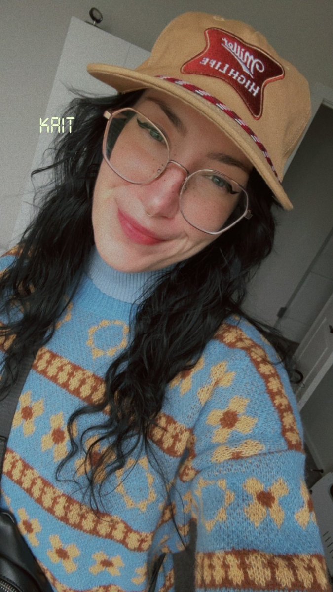 going to the farmers market, 
you want anything? 🌼