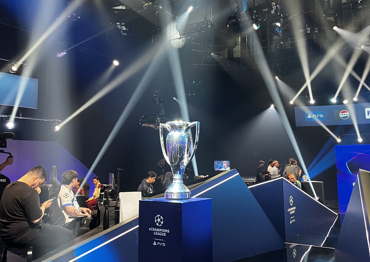 InsideWorldFootball tweet media