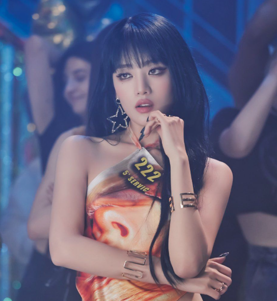 AboutMusicYT's tweet photo. Minnie of i-dle says that BLACKPINK's Lisa called her asking her to take care of Miyeon when she left YG.

Miyeon was a trainee along with BLACKPINK members, but she later joined Cube. https://t.co/Yz2qYX8HNt