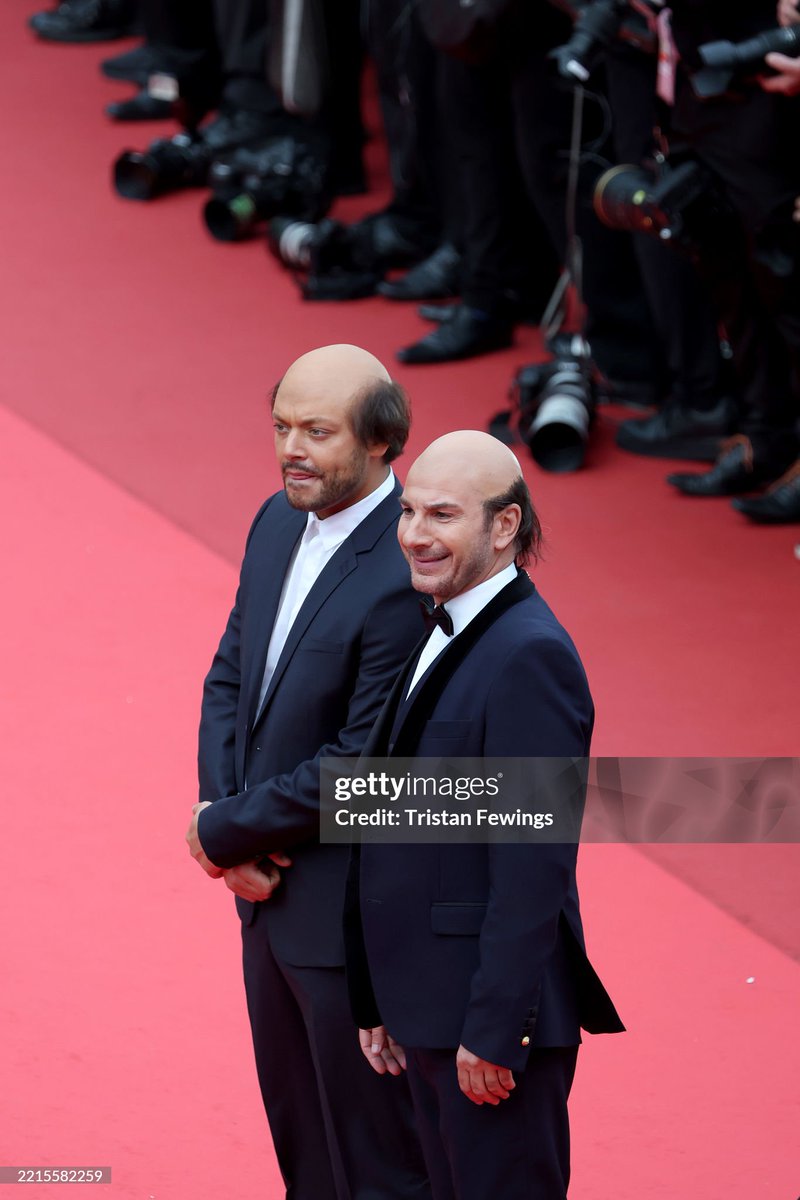 SeriesUpdateFR's tweet photo. Kev Adams et Michaël Youn au Festival de Cannes. https://t.co/2oHMdhqbZv