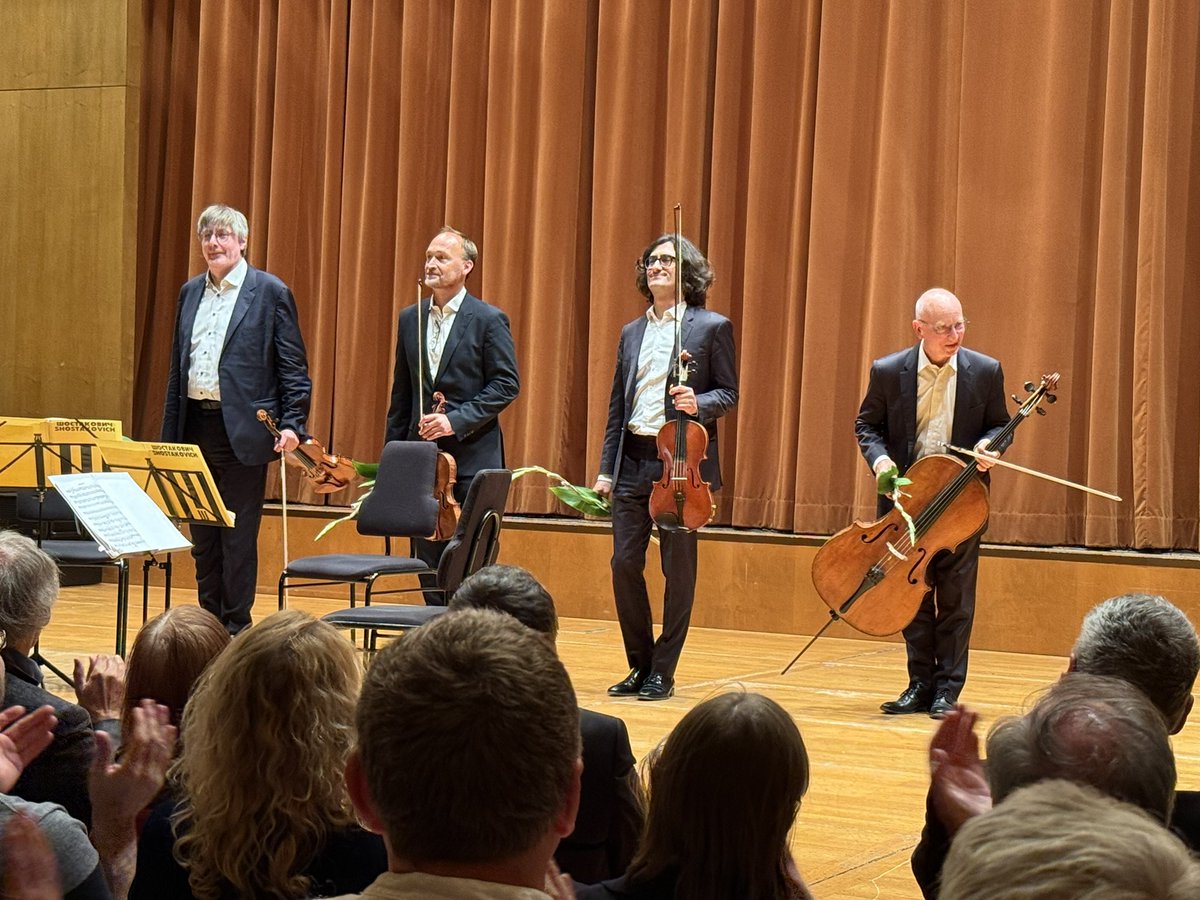 Si ayer la <a href="/BostonSymphony/">Boston Symphony</a> impresionó con #Shostakovich11 y Baiba Kride resolvió con brillantez el #ShostakovichViolinConcerto1, hoy tenemos la maestría del Cuarteto Danel en la serie de cuartetos. El Festival Shostakóvich de <a href="/Gewandhaus/">Gewandhausorchester</a> es una de las citas musicales de 2025 ⤵️