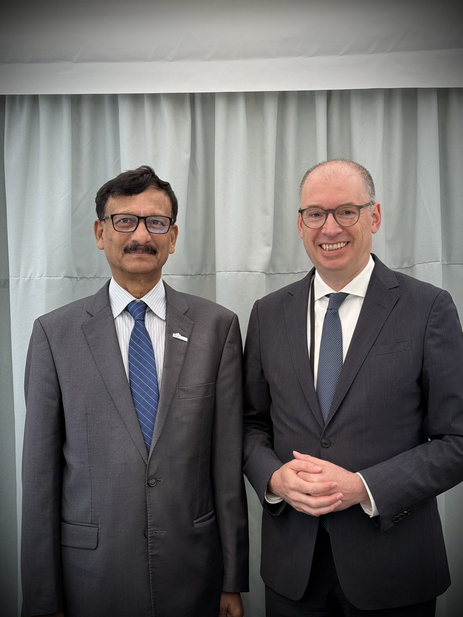 NielsAnnen's tweet image. Together with Minister Alabali-Radovan I attended the #PKMinisterial &amp;amp; discussed #HumanSecurity with colleagues from #Nigeria, #Bangladesh, #Brazil &amp;amp; @AfricanUnion. @UNPeacekeeping and BMZ share a common goal: Create conducive conditions, so no one is forced to flee their homes.