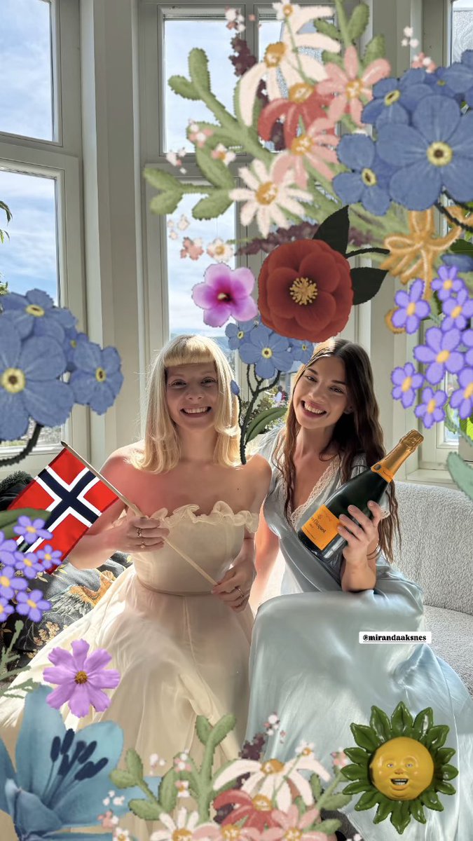 AURORA fandom🩸 tweet media