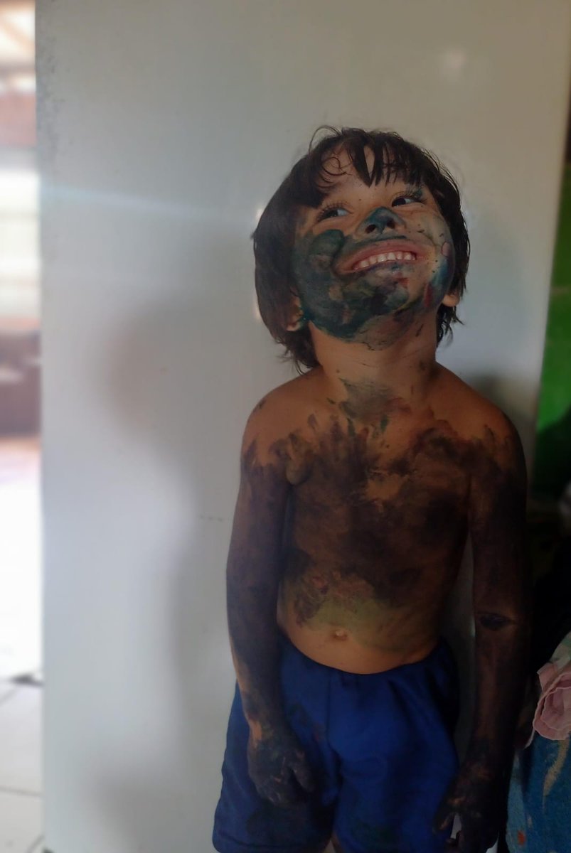synapse_nn's tweet photo. Eu estava no quarto assistindo a #ltanailha e meu bebê reborn estava muito quieto na sala, resolvi vê o que estava acontecendo, chegando lá a foto entrega tudo. Tamo junto ilha #goLOUD https://t.co/KMq55b4sKG
