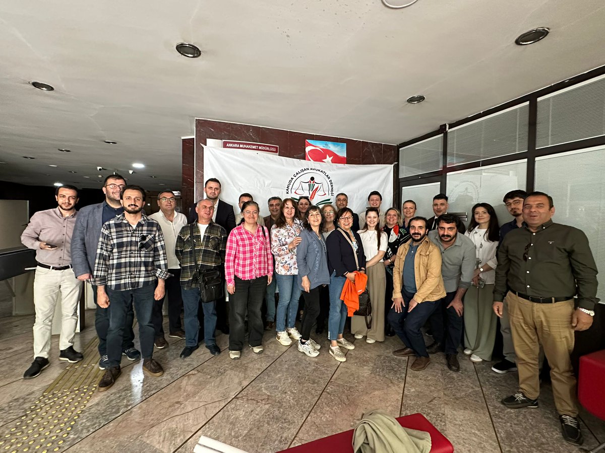 kamuavukatlari's tweet photo. 10 Mayıs 2025 tarihinde, Derneğimizin 3. Olağan Genel Kurulu demokratik bir ortamda dayanışma içerisinde gerçekleştirilmiştir.
Yapılan genel kurulumuzda;
    • Yönetim kurulu üye sayısı 7 kişiye çıkarılarak daha güçlü ve kapsayıcı bir yönetim oluşturulmuştur. https://t.co/9sBkIOSfen