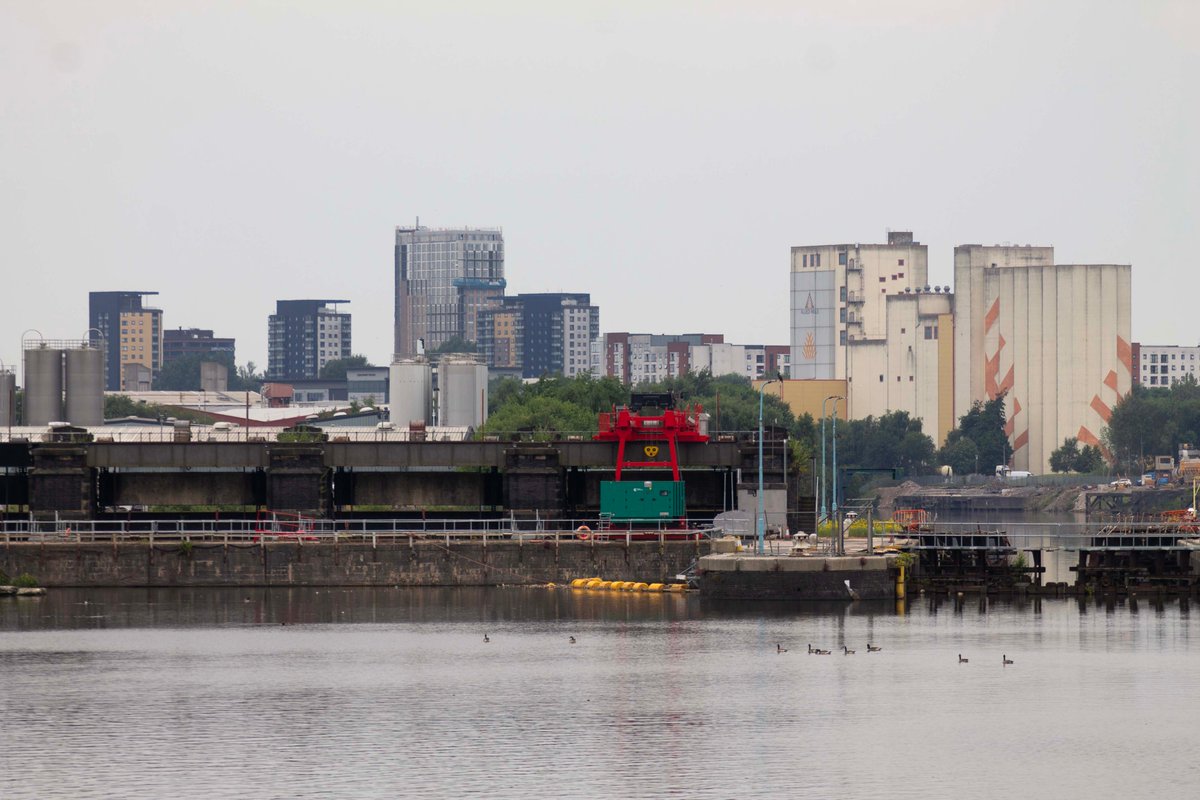 PhotoTjv's tweet photo. Towers by the Water

(Salford Quays, Manchester, June 2024)

#photography #lanscapephotography #urbanphotography #landscape #cityscapes #urbanindustry #industry #canal #canallock #waterways #urbanwaterways #skyscrapers #TheQuaysManchester #SalfordQuays #Salford #Manchester https://t.co/PFwjYBaazx