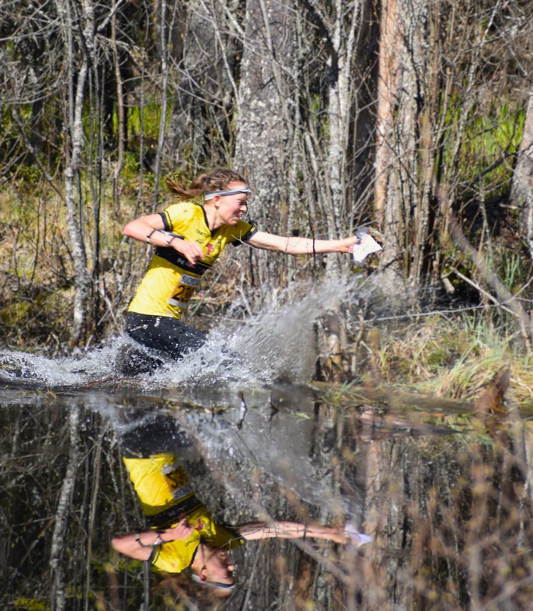 Ruotsin maajoukkueella on ollut tänään testikisat Tahkolla. Tässä näyte reitinvalinnasta naisten kisan voittajalta <a href="/ToveAlexanderss/">Tove Alexandersson</a>’onilta. Miesten kilpailun vei Gustav Bergman. #woc2025