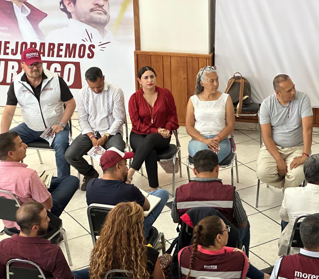 soterosoto's tweet photo. La transformación se construye con visión y fuerza colectiva.
Con legisladores, representantes locales y la planilla, consolidamos un proyecto serio, con rumbo claro para #Durango.
Aquí no se improvisa: se avanza con compromiso y equipo. https://t.co/jiENwnm9MU