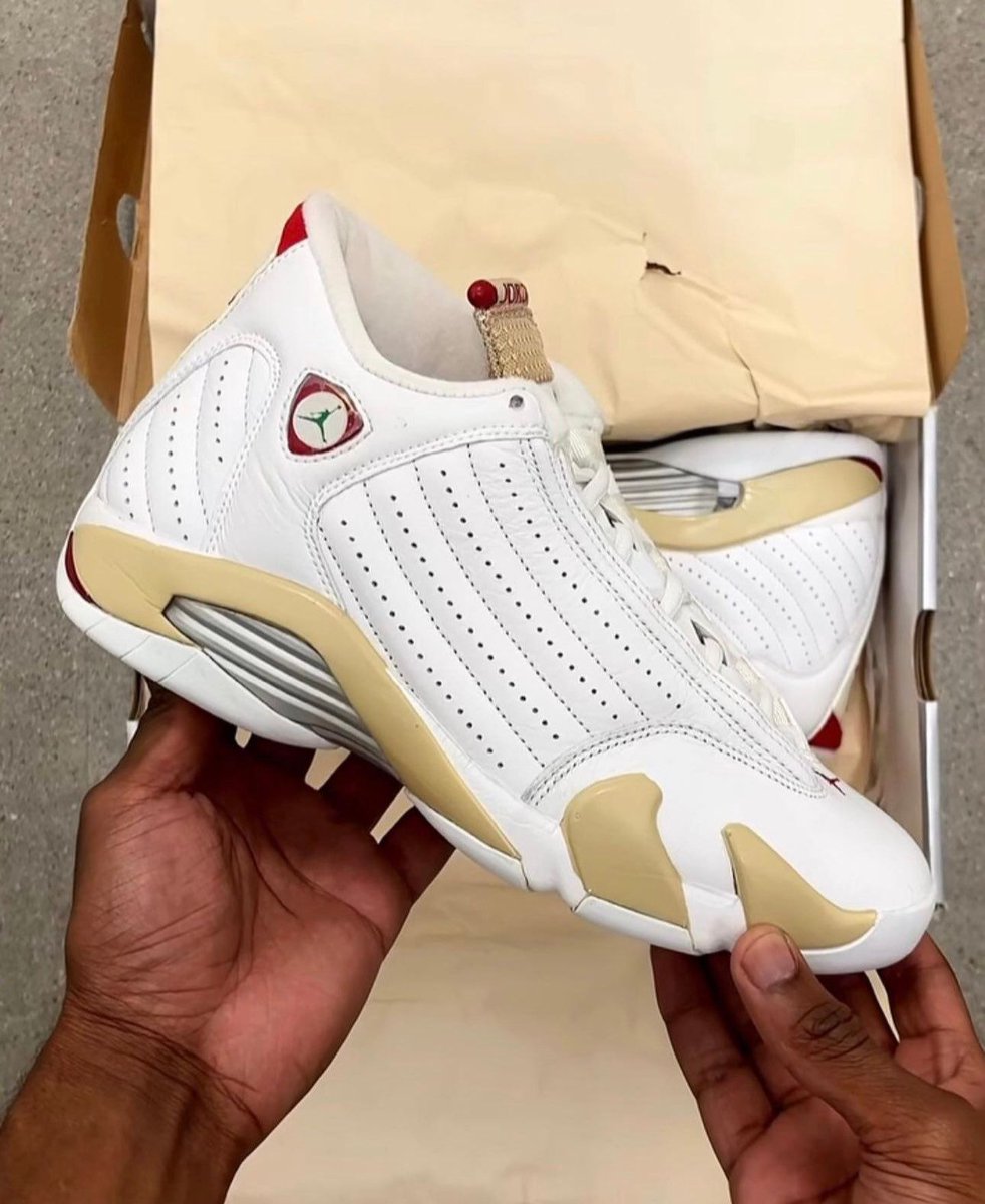 JustFreshKicks tweet media