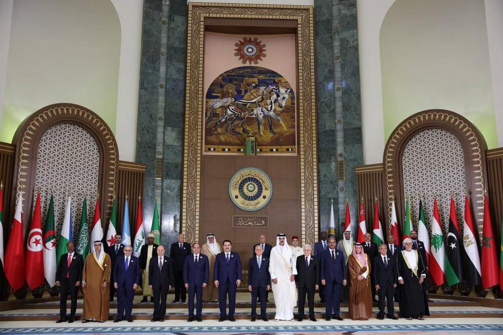 #قمة_العار_و_الهزيمة_الأخلاقية؟ 

عرب بلا نخوة أمام مذابح غزة!!

 في الوقت الذي تشن فيه طائرات العصابات الاجرامية لتمزق أطفال غزة أشلاء
 وتهدم المنازل على رؤوس الأبرياء
وتحرق الخيام وتمنع الغذاء والدواء 

 اجتمع العملاء في بغداد؟ 
لا لنصرة فلسطين
 بل لتسجيل موقف باهت 
حضور
 بارد