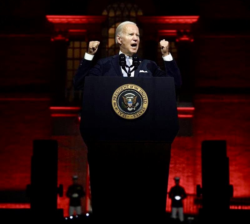 MeurerCommunity's tweet image. Headlines #HurReport portray a kindly but mentally impaired old man. No! He was actively evil &amp;amp; surrounded by the most diabolical warmongers since the Bush-Cheney cabal that permanently destabilized the planet.

#DarkBrandon #warmongers #Ukraine #AfghanEvac #October7thMassacre