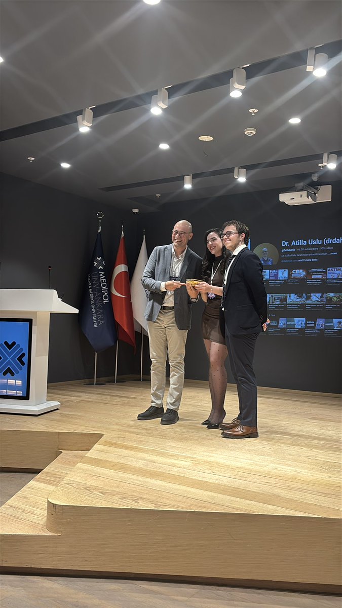 ativittta's tweet photo. Bugün Ankara Medipol Üniversitesinde “Patogenezden Kliniğe” kongresinde tüm temel mekanizmalarıyla beraber kanser patogenezinde ve tedavisinde immün sistemi konuştuk.
En sevdiğim konu gerçekten. 
İmmün sistemi doğru bir şekilde modifiye ettiğinizde inanılmaz şeyler başarıyorsunuz https://t.co/a7SZawqygA