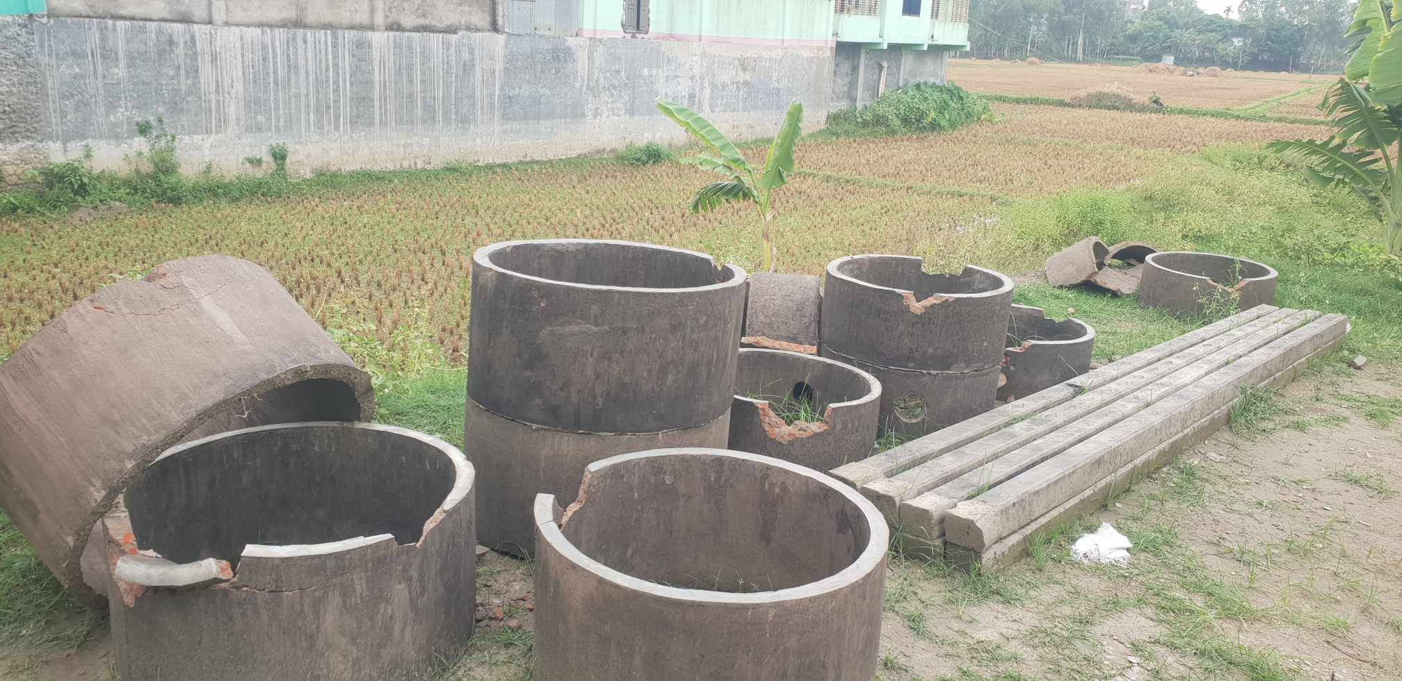 মাদারগঞ্জে মেসার্স রিমন টেডার্স এর সিমেন্টের তৈরি মালামাল ভাংচুর, থানায় অভিযোগ