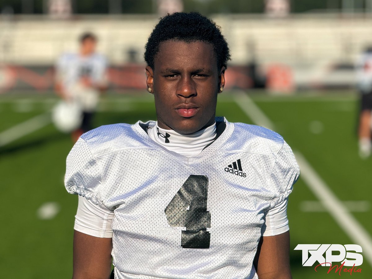 2027 Houston St Pius X ATH Amir Parks-Brooks is one of the most electrifying and versatile athletes in TXPS.

With pure speed, agility, and acceleration that most can’t rival, and elite footwork to match, the all state athlete was one of the top underclassman prospects last