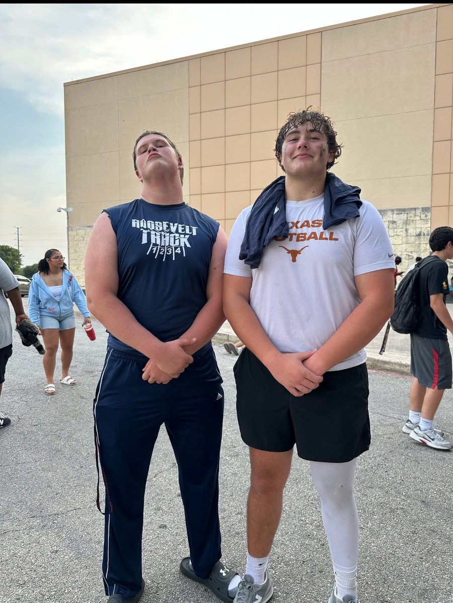 Richard Severyns 6’4/275 (@richardsev77) on Twitter photo Finished spring ball last Friday, couldn’t be more excited to start this season, we’re about to make some noise! <a href="/KaedenScott817/">Kaeden Scott 4⭐️</a> #AGTG #blessed <a href="/CoachBarnes91/">Darnell Barnes M.Ed</a> <a href="/TRRoughRiderFB/">Roosevelt Rough Riders</a> <a href="/JButler_210/">Josh Butler</a> <a href="/JGonzalesJr10/">Julio Gonzales Jr.</a> <a href="/210Preps/">CountdownCityPreps</a> <a href="/PrepRedzoneTX/">Prep Redzone Texas</a> <a href="/iam_alinedouard/">Coach Alin Edouard</a> Finished spring ball last Friday, couldn’t be more excited to start this season, we’re about to make some noise! <a href="/KaedenScott817/">Kaeden Scott 4⭐️</a> #AGTG #blessed <a href="/CoachBarnes91/">Darnell Barnes M.Ed</a> <a href="/TRRoughRiderFB/">Roosevelt Rough Riders</a> <a href="/JButler_210/">Josh Butler</a> <a href="/JGonzalesJr10/">Julio Gonzales Jr.</a> <a href="/210Preps/">CountdownCityPreps</a> <a href="/PrepRedzoneTX/">Prep Redzone Texas</a> <a href="/iam_alinedouard/">Coach Alin Edouard</a>