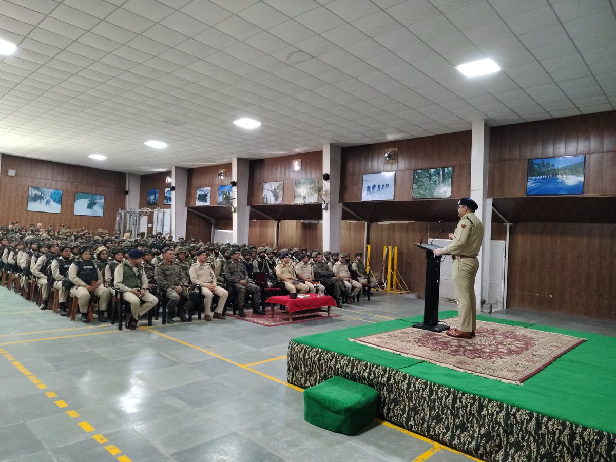 AdgpArmedJK's tweet photo. Armed Police Special #StrikingForce/QRT Course, Concludes at #CorpsBattleSchool, #Bhalra, Bhaderwah Sh. Vinod Kumar IPS DIG AP/IR was the #ChiefGuest. To enhance operational Capability.
@JmuKmrPolice
@anandjainips https://t.co/wZj2781fy5