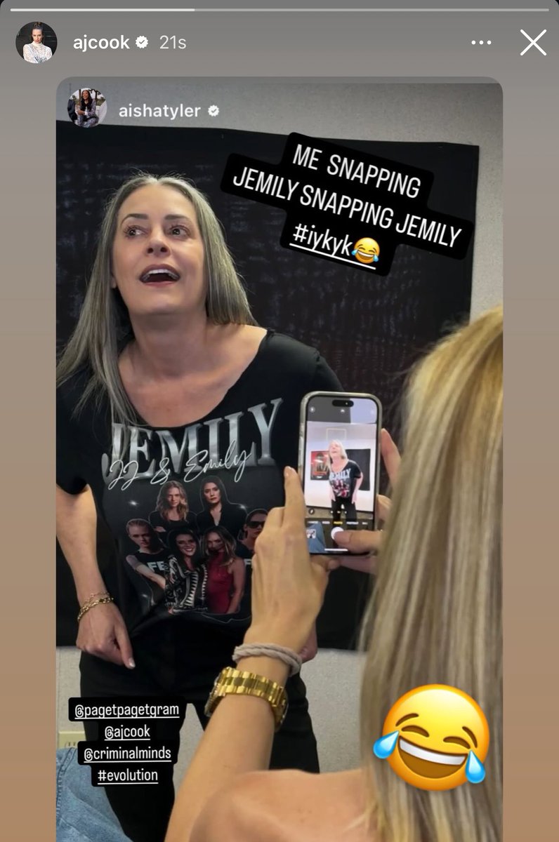 JEMlLYPRENTISS's tweet photo. ship so good it brought AJ cook back to social media https://t.co/XdBM3gTWZK