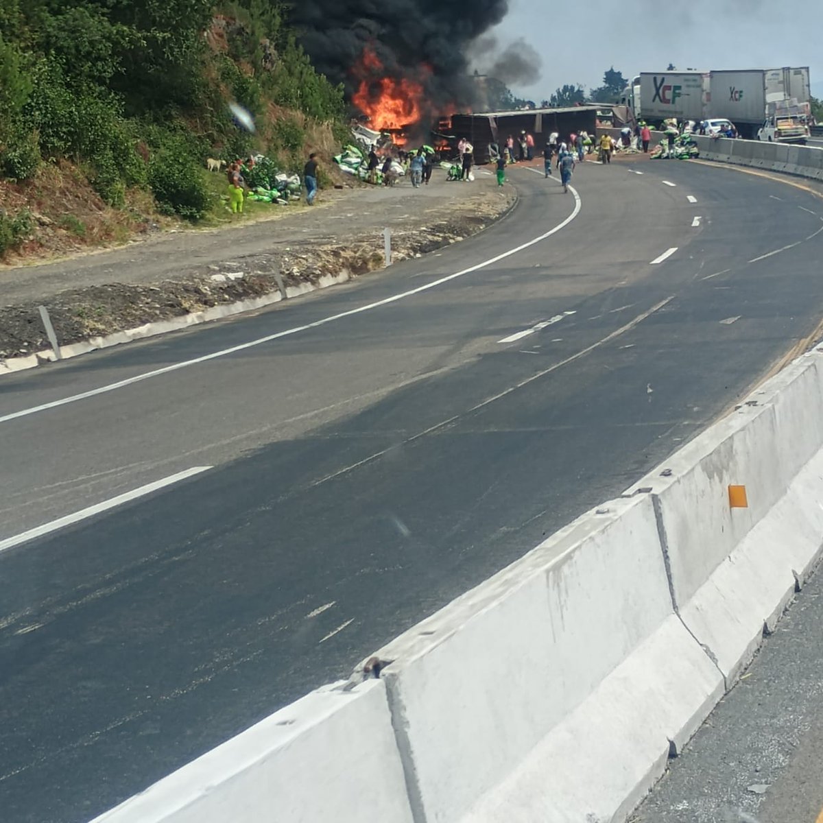 Thermokineros's tweet image. Carr 140D km 139 Las vigas-Xalapa nos reportan siniestro vial @088_GN @CopexaOficial @GN_Carreteras @marianapt57 @Kikooman83 @LaDeTrafico @RousCarrillo6 @5septimoymas @alberto29164963 @EstafetaRastreo @FMCEMonitoreo @marckbeltran08 @Halconnocturno9 @clavitodoga