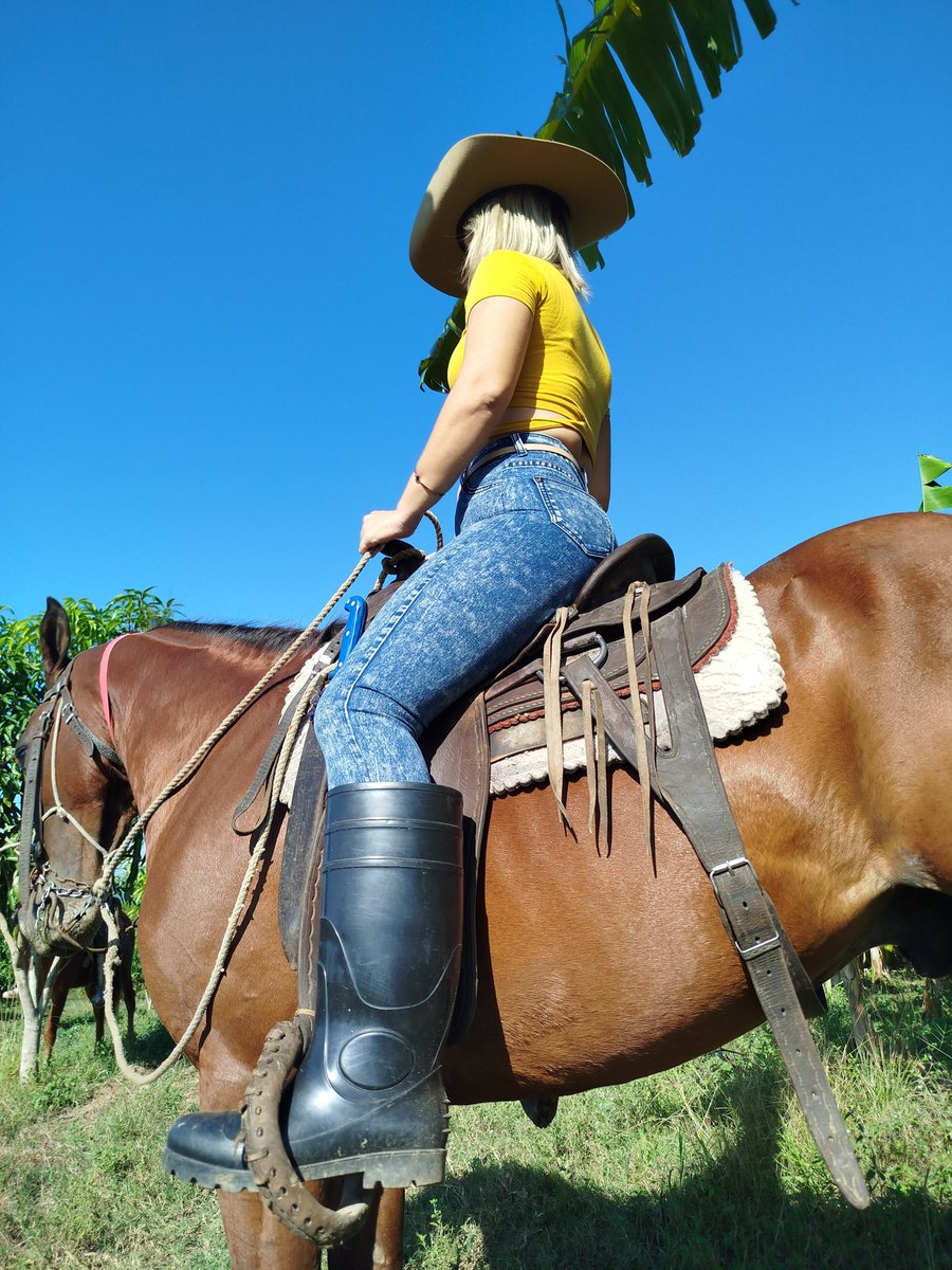Nunca permitas que te digan guajira 😏... Usted es una belleza rural, pepilla de los montes... Quiérete lindura agropecuaria 🤭😂

¡Muchas felicidades a todos los campesinos! ❤️🇨🇺