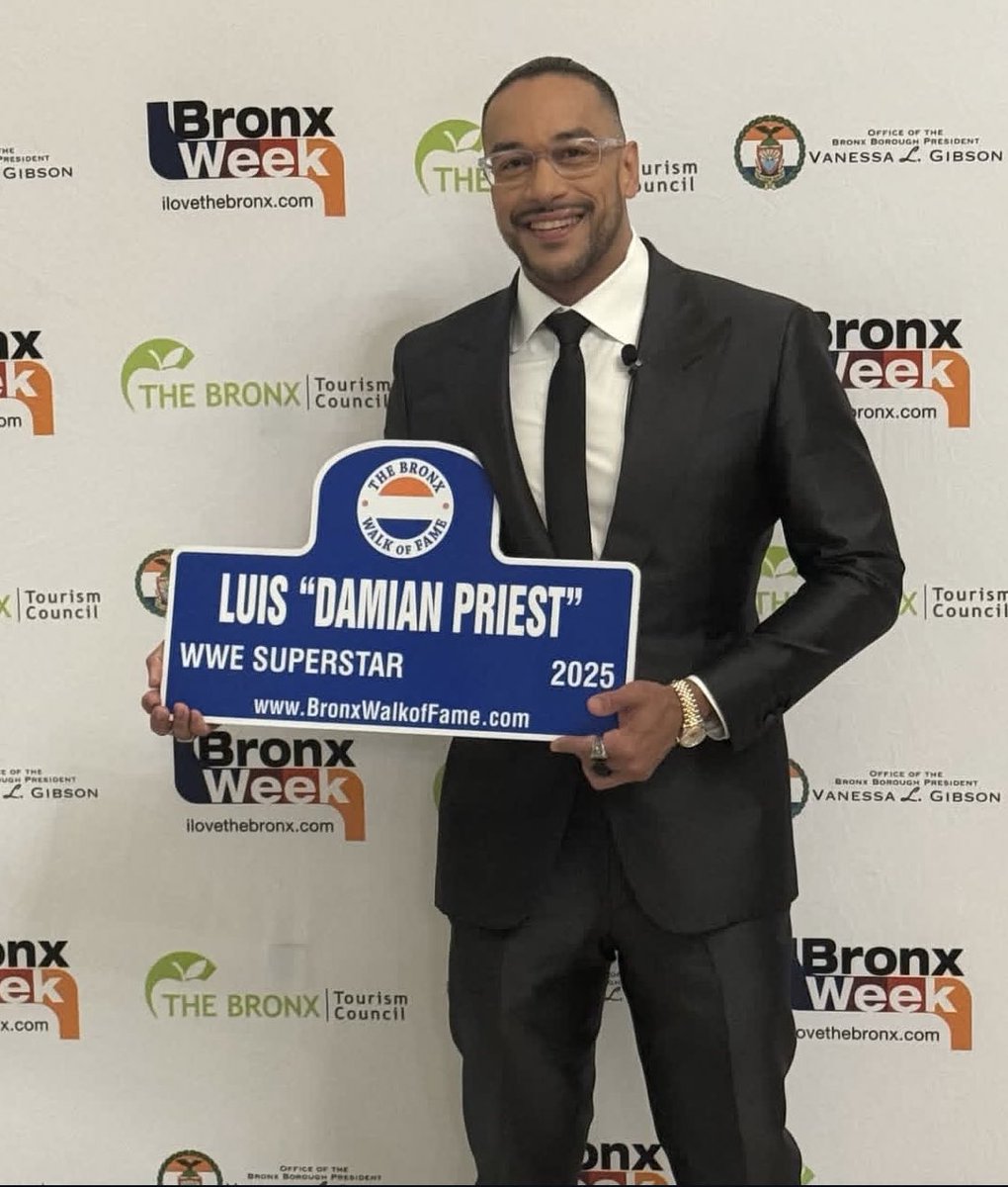 619MYSTERIOS's tweet image. forever proud of damian 🤍🥹 he deserves this so much, one of my favorite wrestlers ever & such a hard worker!! congratulations to the king of new york, damian priest!!!