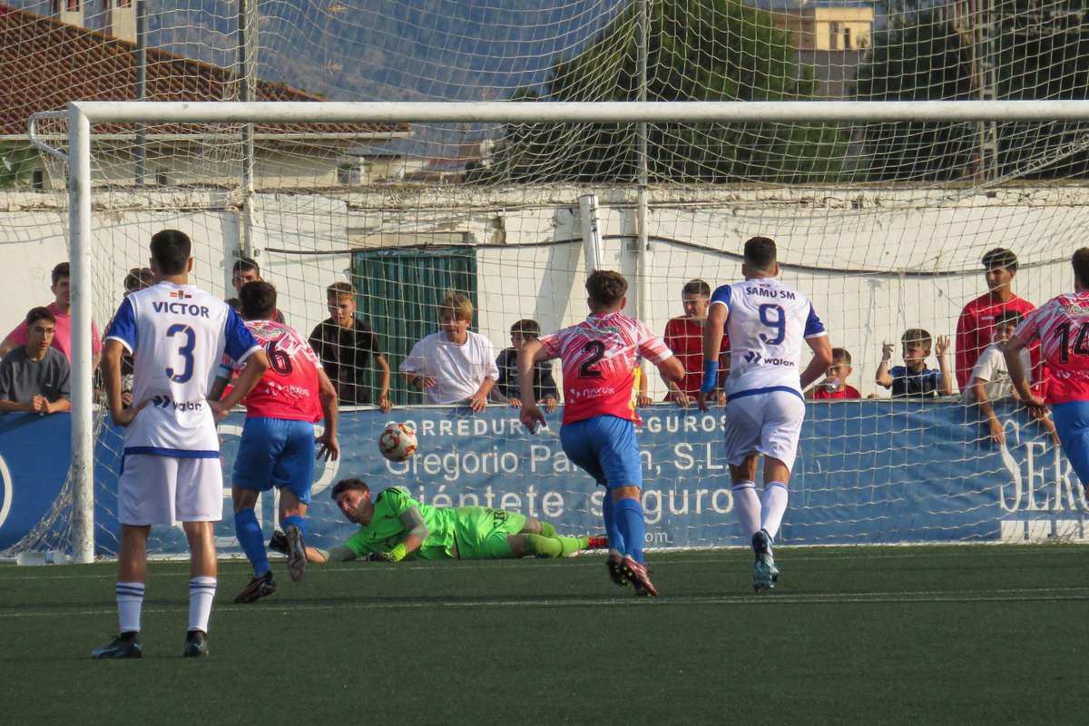 CFSantomera1's tweet photo. #Playoffs | 🧤🧤 
🔒 ¡El penalti parado por Toni! 
#SantomeraMolinense https://t.co/vzgTeeFRRB