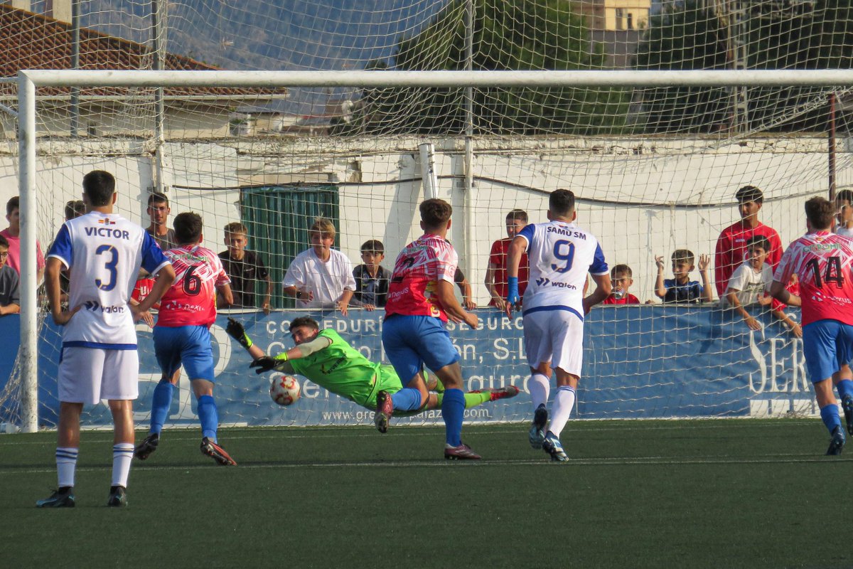 CFSantomera1's tweet photo. #Playoffs | 🧤🧤 
🔒 ¡El penalti parado por Toni! 
#SantomeraMolinense https://t.co/vzgTeeFRRB
