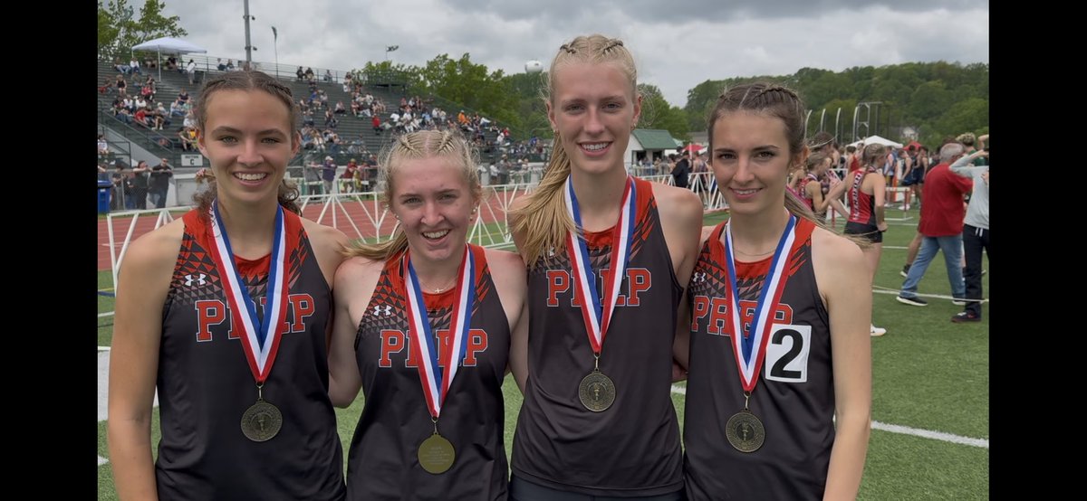 ETNreisenweber's tweet photo. Big congrats to the 3,200 relay D-10 champions!
2A girls Cathedral Prep
3A girls Warren
2A boys Lakeview 
3A boys McDowell https://t.co/bo6cNg5P7X