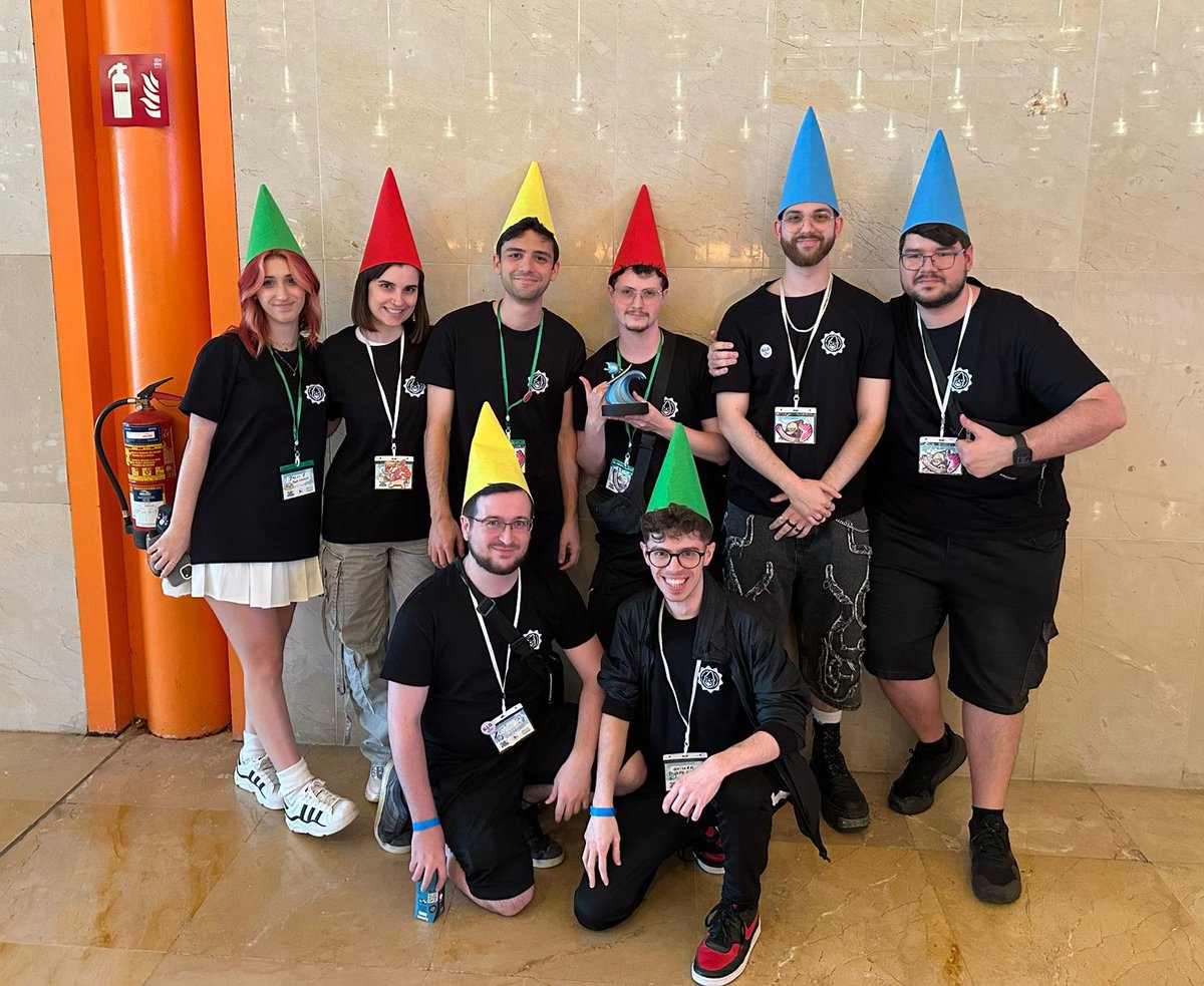 SandCastlesSt's tweet photo. En @guadalindie el overbooking se premia. 

Nos dieron el Goti a stand con más miembros (gnomos) del evento. 

¡Gracias! #Guadalindie25 https://t.co/PwkQtj89tF