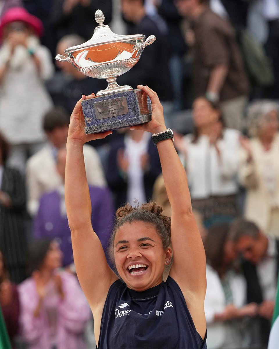 US Open Tennis (@usopen) on Twitter photo For the first time in 40 years, an Italian woman wins Rome. Congrats, <a href="/JasminePaolini/">Jasmine Paolini</a>! 🏆⬆️ For the first time in 40 years, an Italian woman wins Rome. Congrats, <a href="/JasminePaolini/">Jasmine Paolini</a>! 🏆⬆️